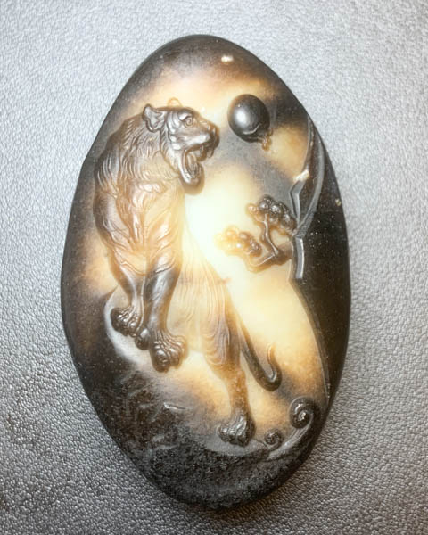 虎虎生威