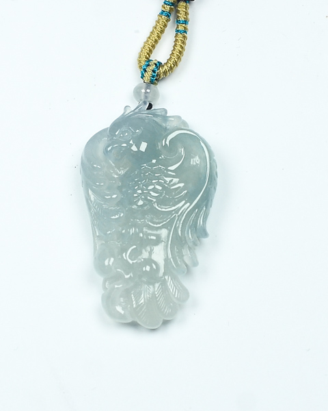 雄鹰展翅