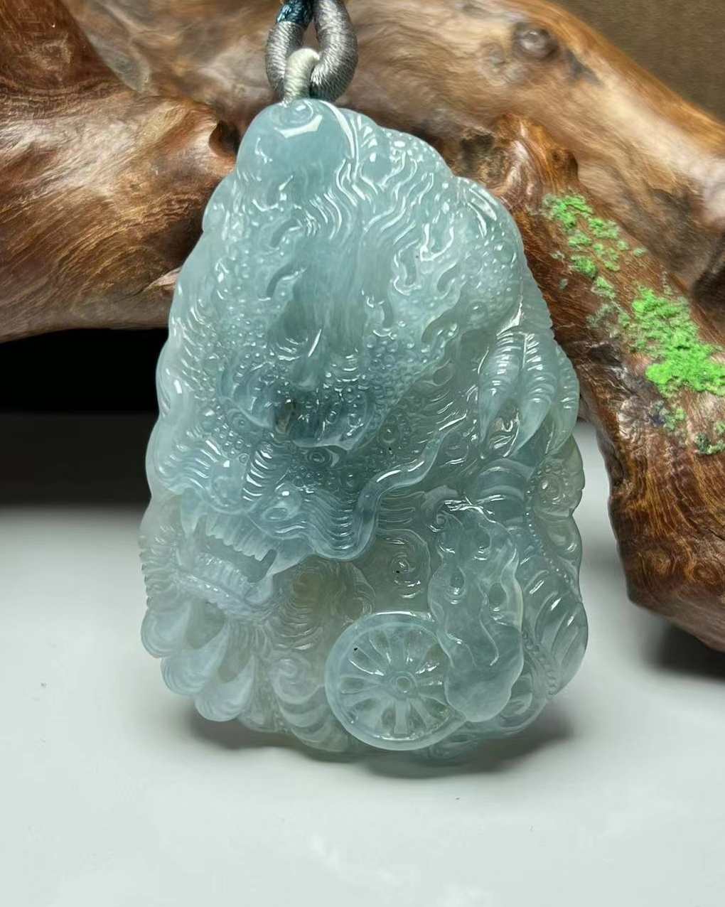 龙行天下