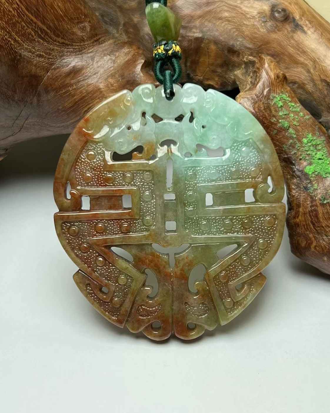 双龙护主