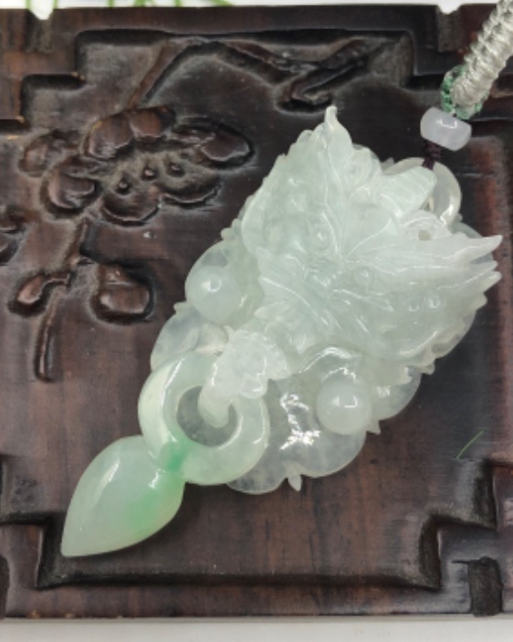 神龙护主