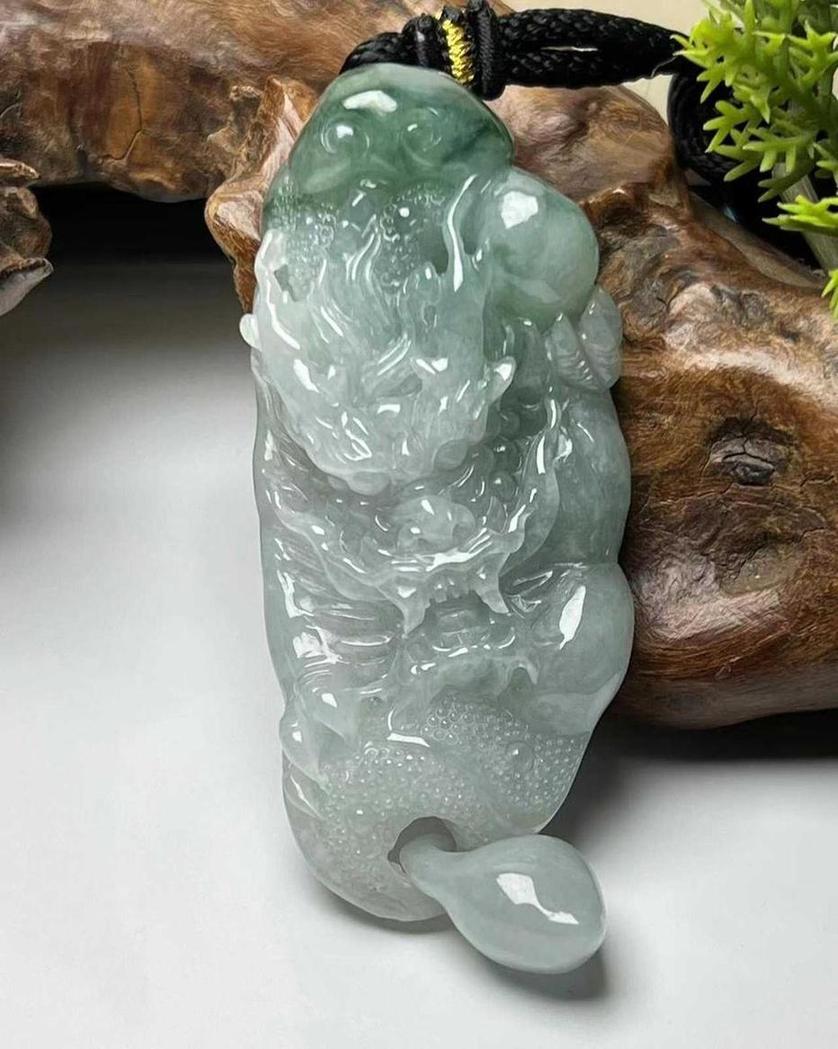 神龙护主