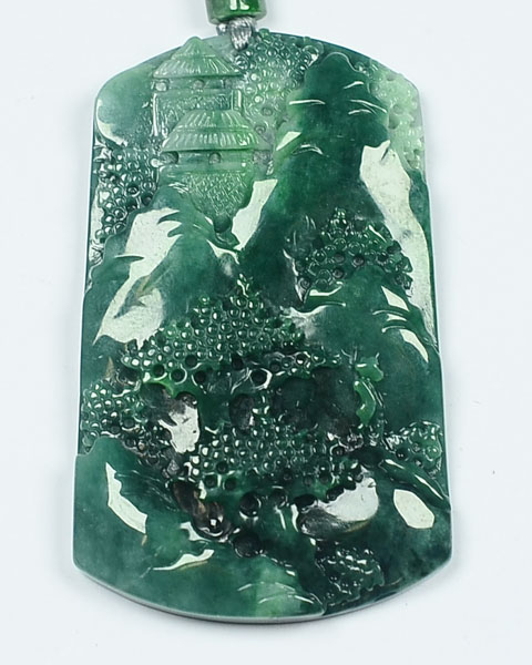 翠绿青山