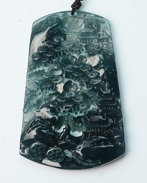 翠绿青山