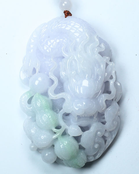 桃花春项坠