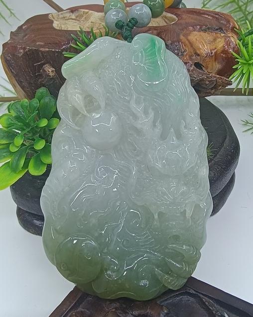 龙行天下