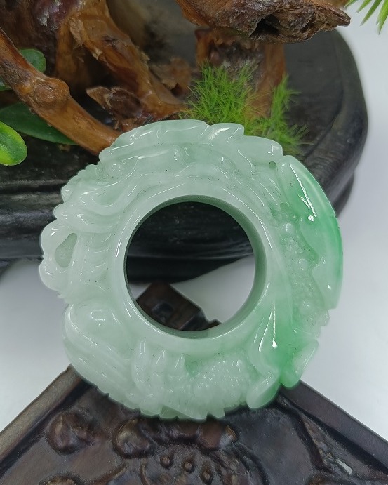 神龙护主