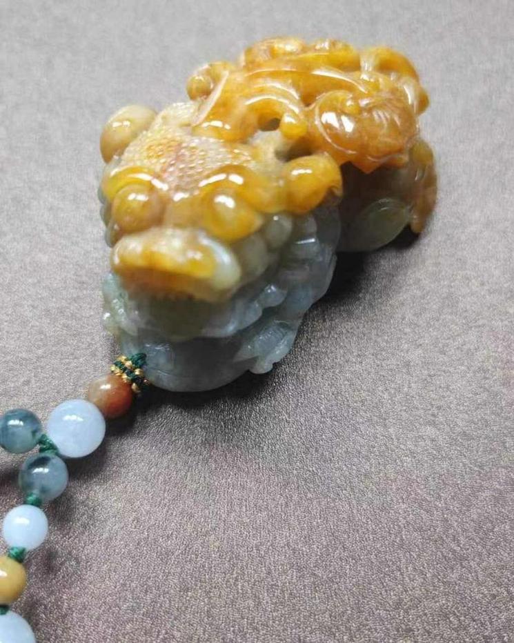 貔貅献宝