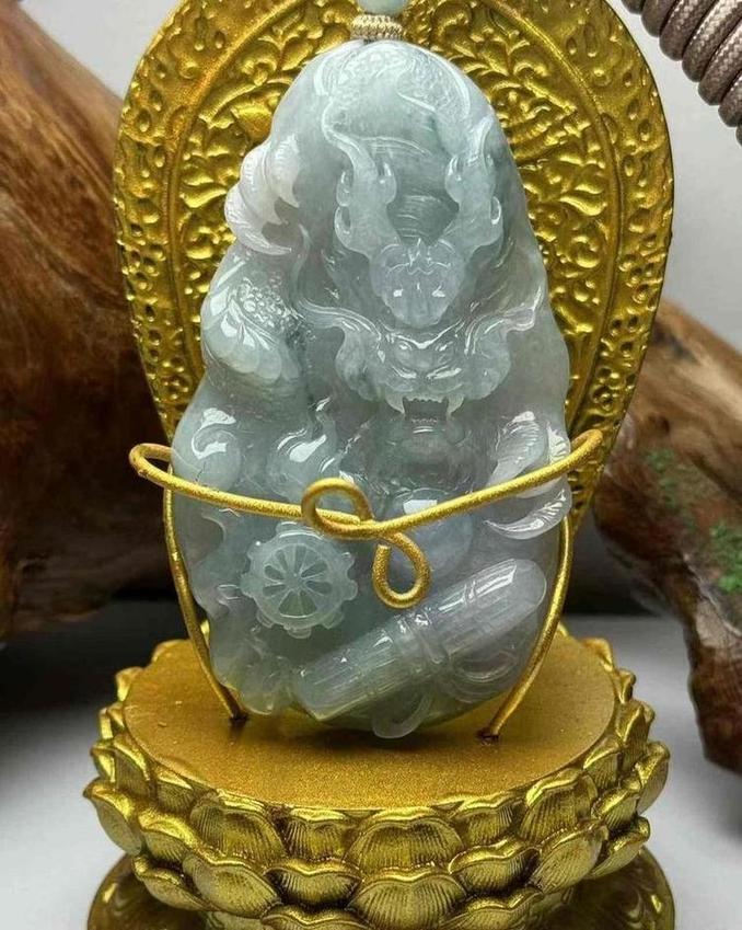 龙行天下