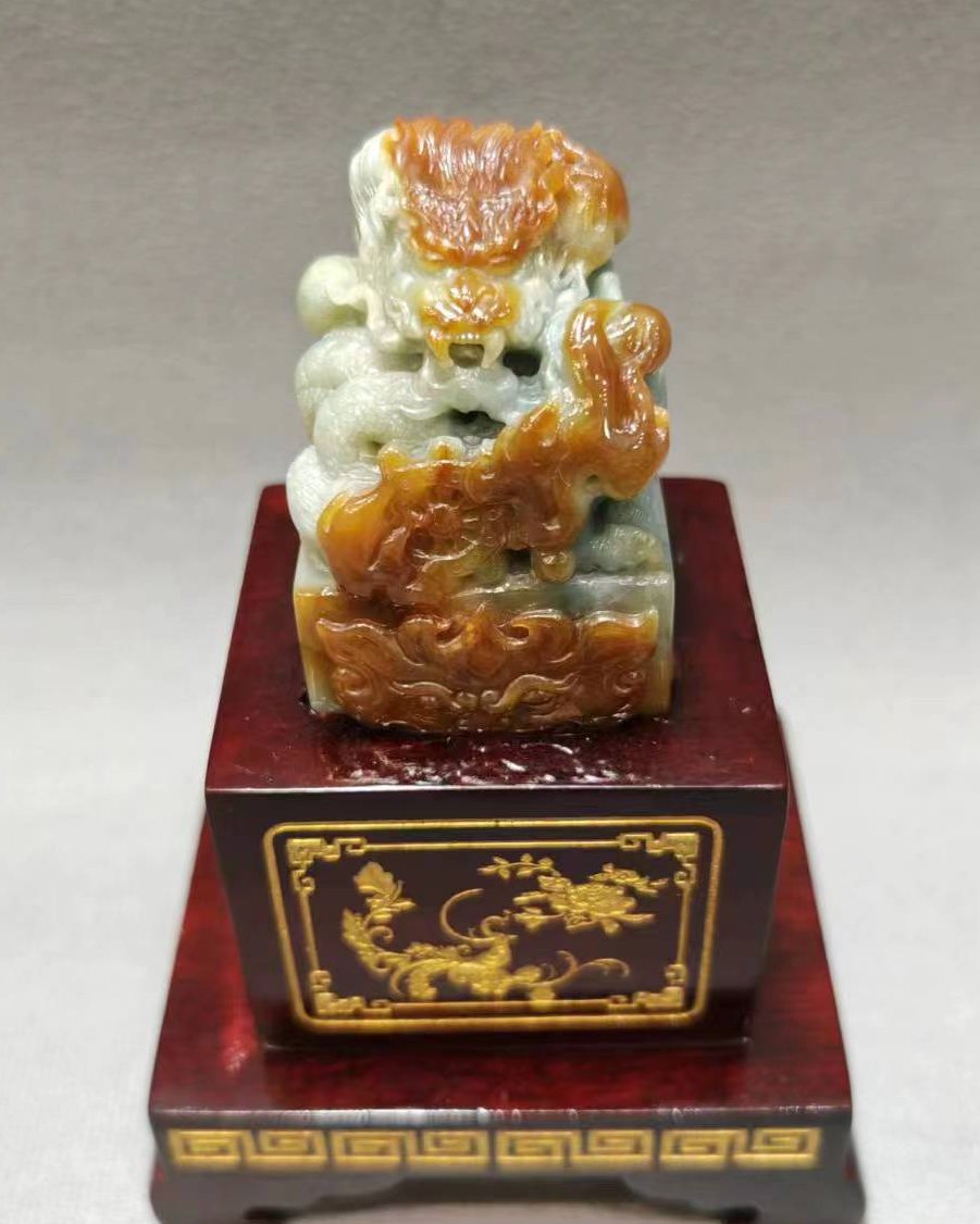 龙行天下
