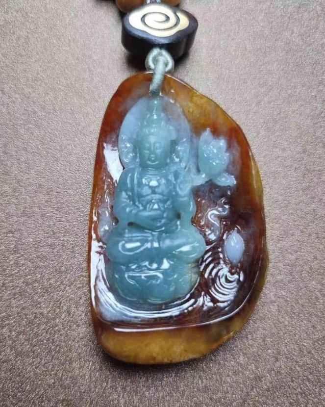 持莲观音
