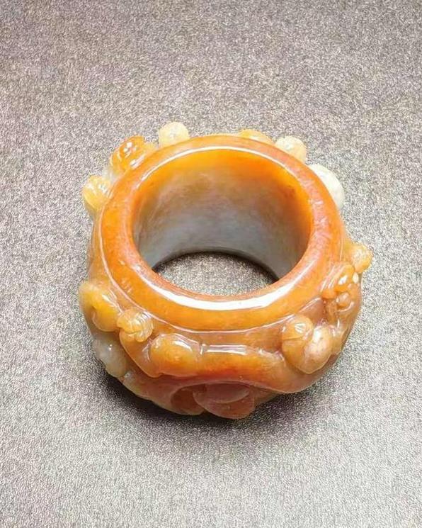 双龙护主