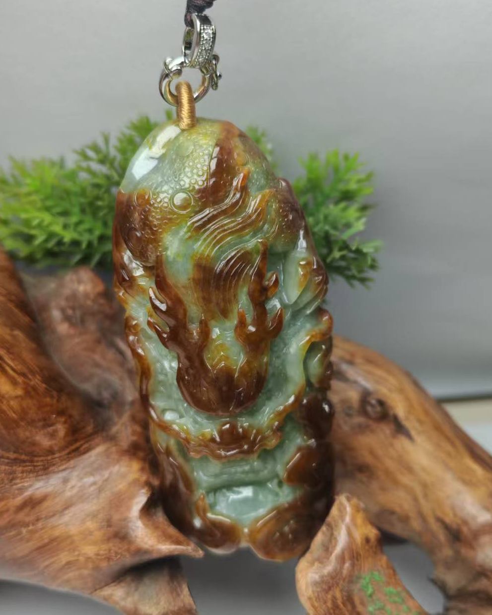龙行天下